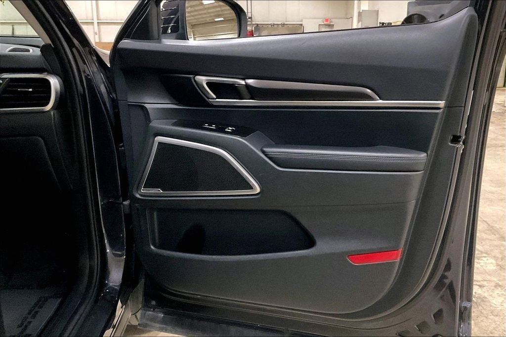 Used 2025 Kia Telluride S image 23