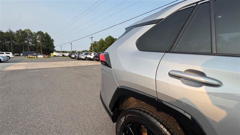 Used 2022 Toyota RAV4 SE w/ SE Grade Weather Package AWD/4WD image 23