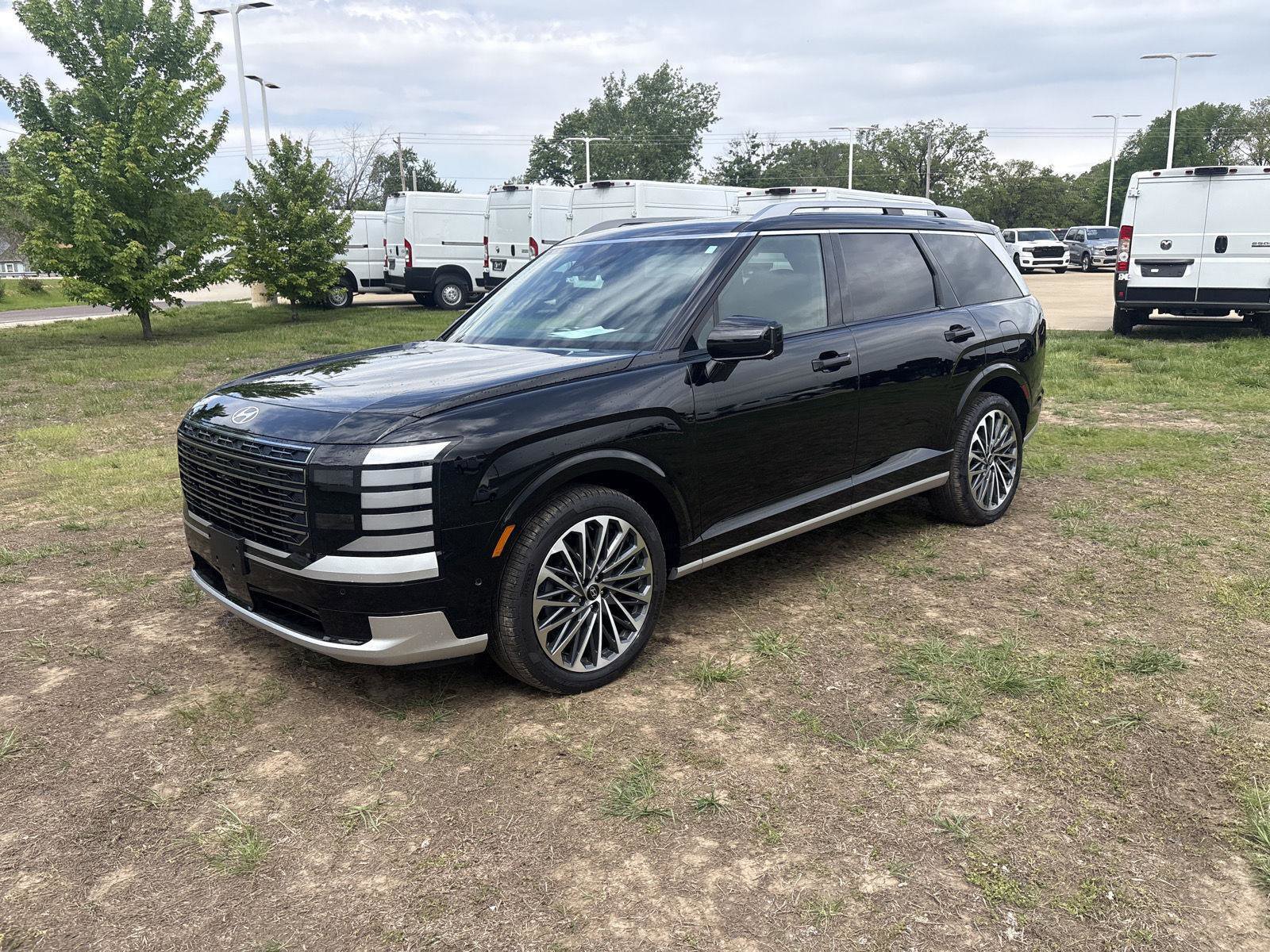 Used 2026 Hyundai Palisade Calligraphy AWD/4WD image 2