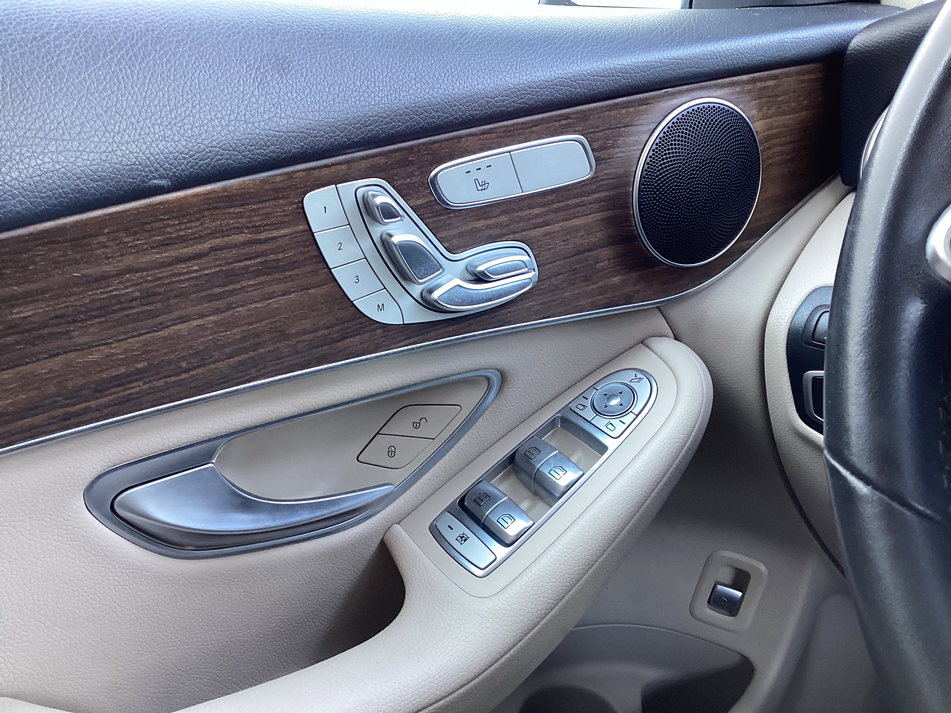 Used 2021 Mercedes-Benz GLC 300 4MATIC image 12