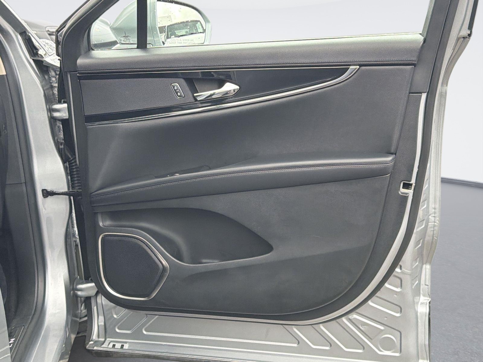 Used 2023 Lincoln Nautilus Reserve AWD/4WD image 29