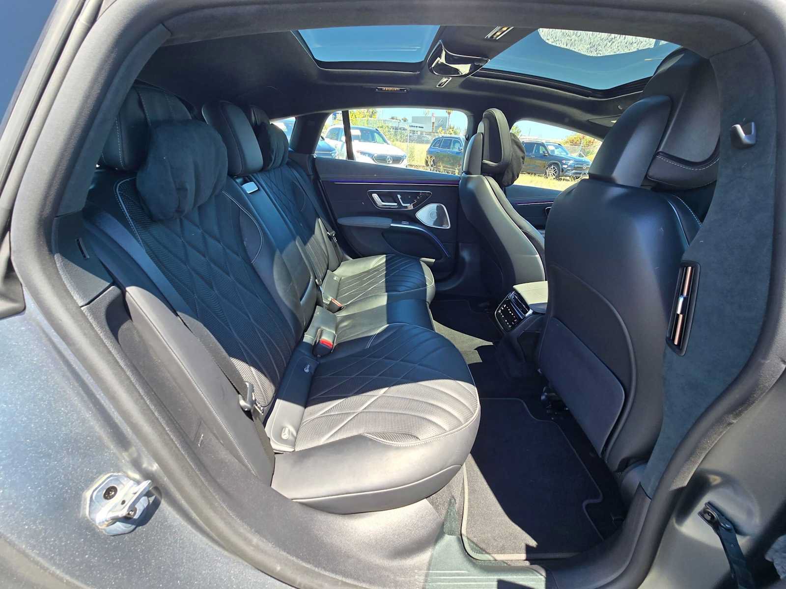 Used 2023 Mercedes-Benz EQS 580 4MATIC Sedan image 12