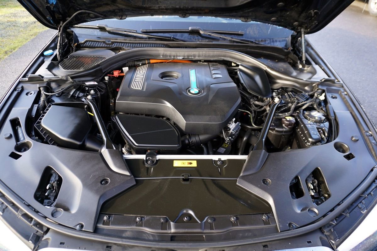 Used 2018 BMW 530e xDrive image 11