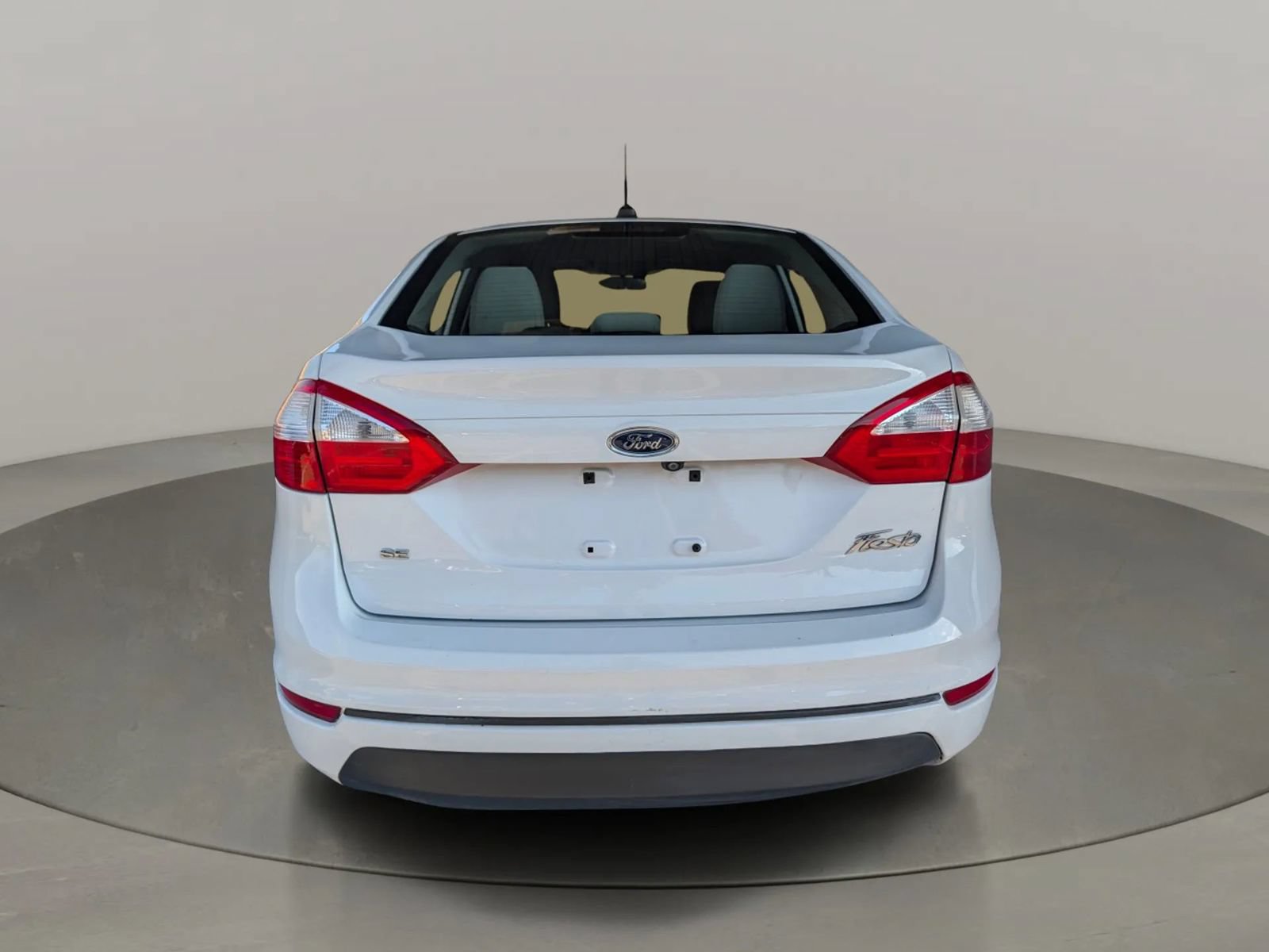 Used 2019 Ford Fiesta SE FWD image 4
