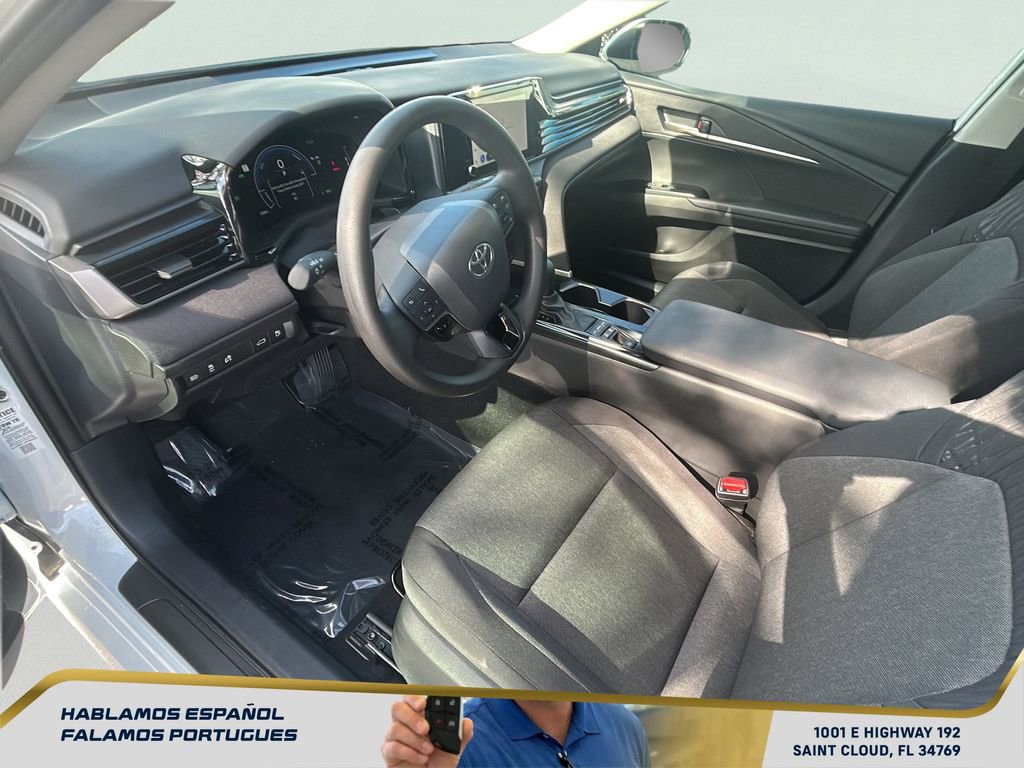 Used 2025 Toyota Camry LE image 15