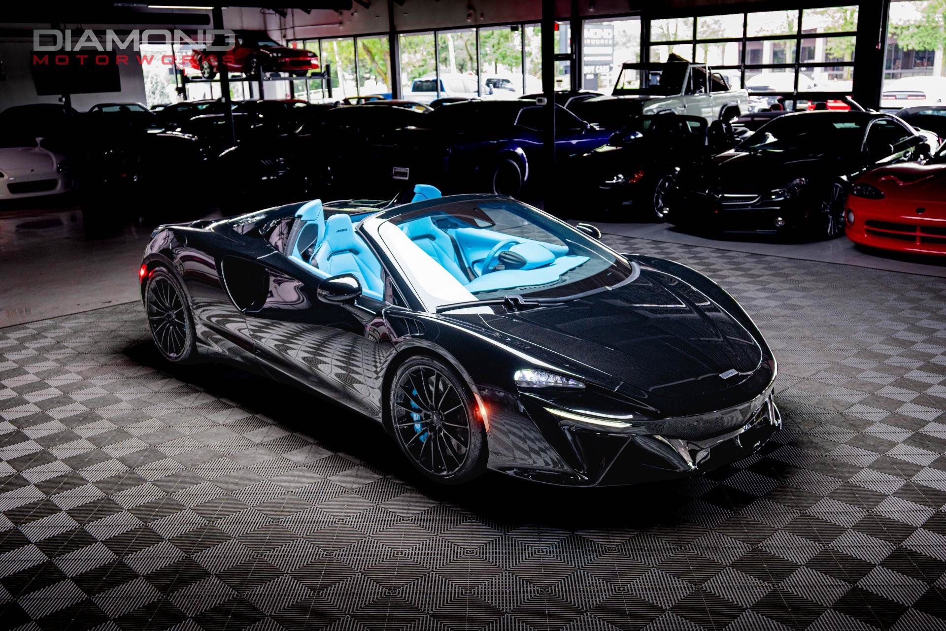Used 2026 McLaren Artura Spider RWD image 85