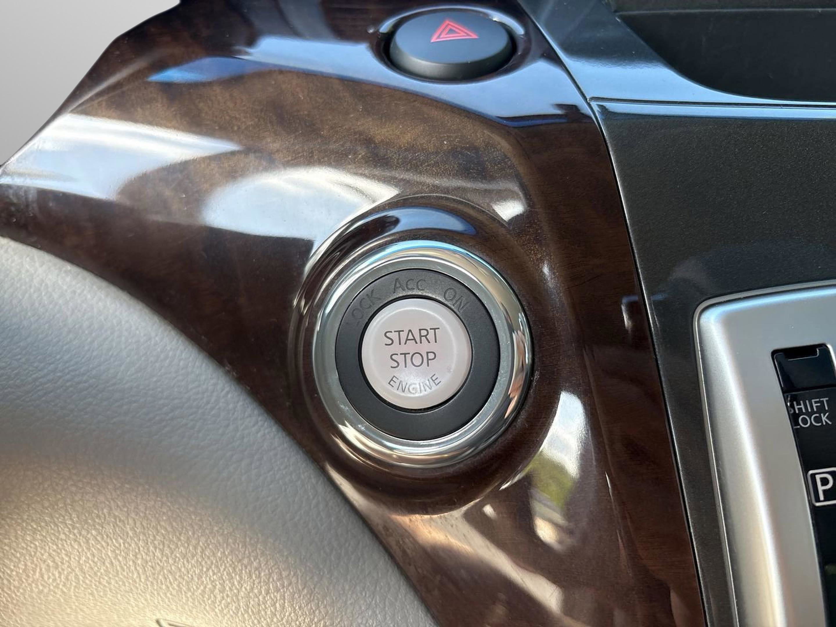 Used 2014 Nissan Quest S FWD image 32