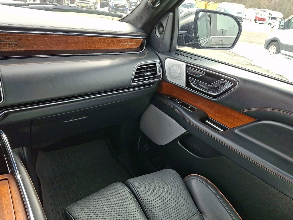 Used 2023 Lincoln Navigator Black Label AWD/4WD image 17