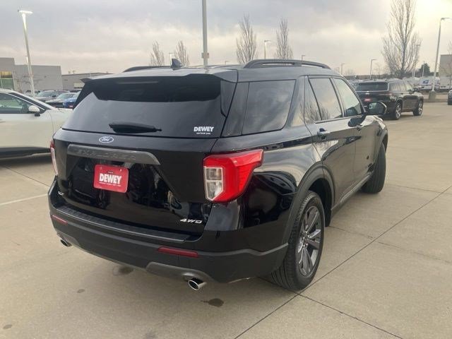 Used 2023 Ford Explorer XLT w/ Equipment Group 202A image 9