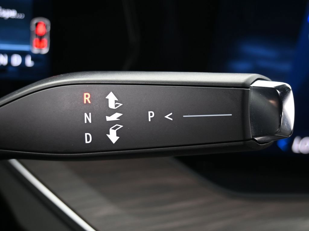 New 2025 Chevrolet Suburban Premier image 24