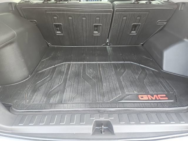 Used 2023 GMC Terrain SLT w/ Tech Package image 24