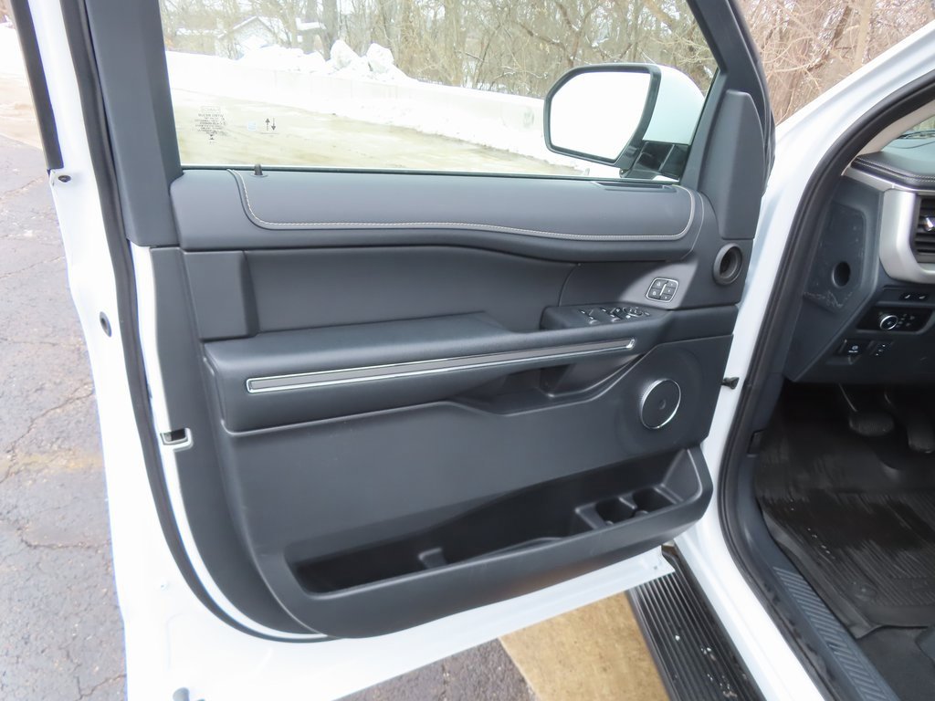 Used 2024 Ford Expedition Max XLT image 31