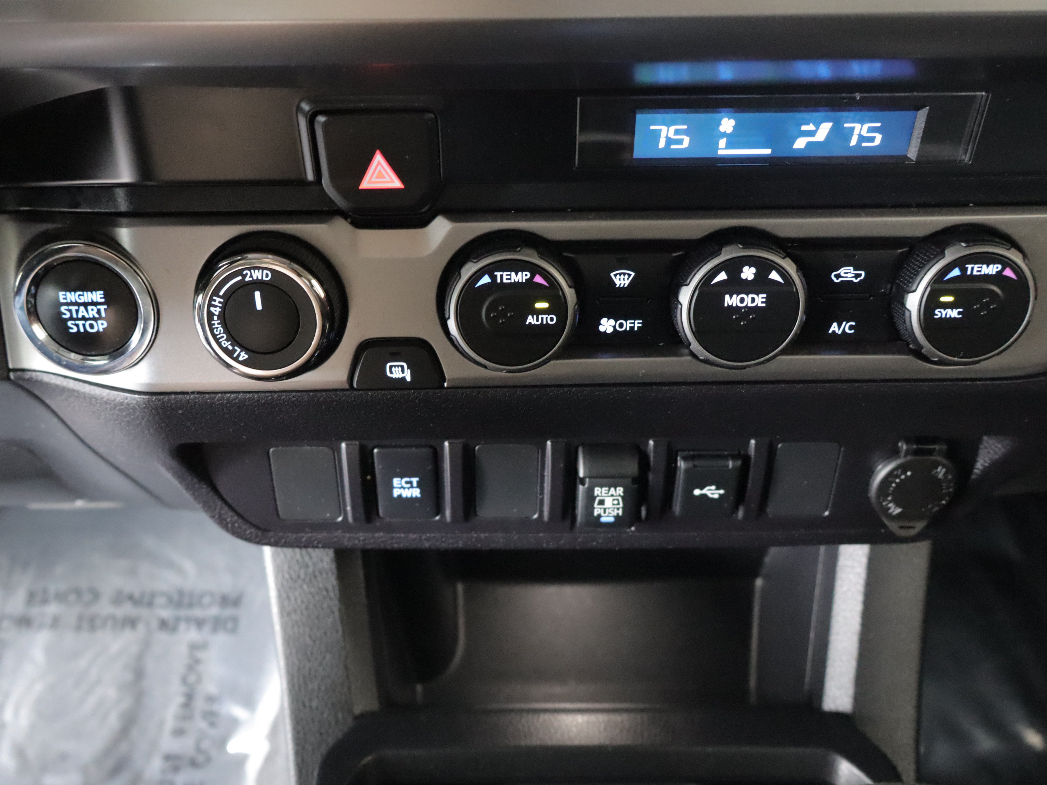 Used 2023 Toyota Tacoma SR5 AWD/4WD image 17