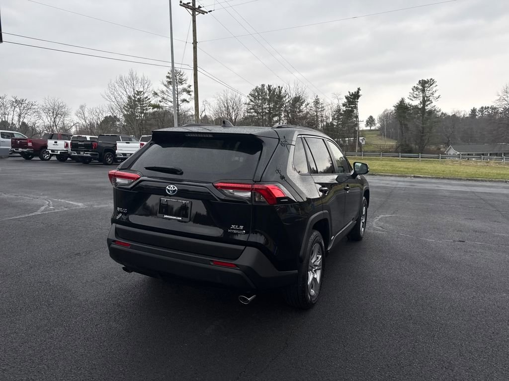 Used 2024 Toyota RAV4 XLE w/ Convenience Package AWD/4WD image 10