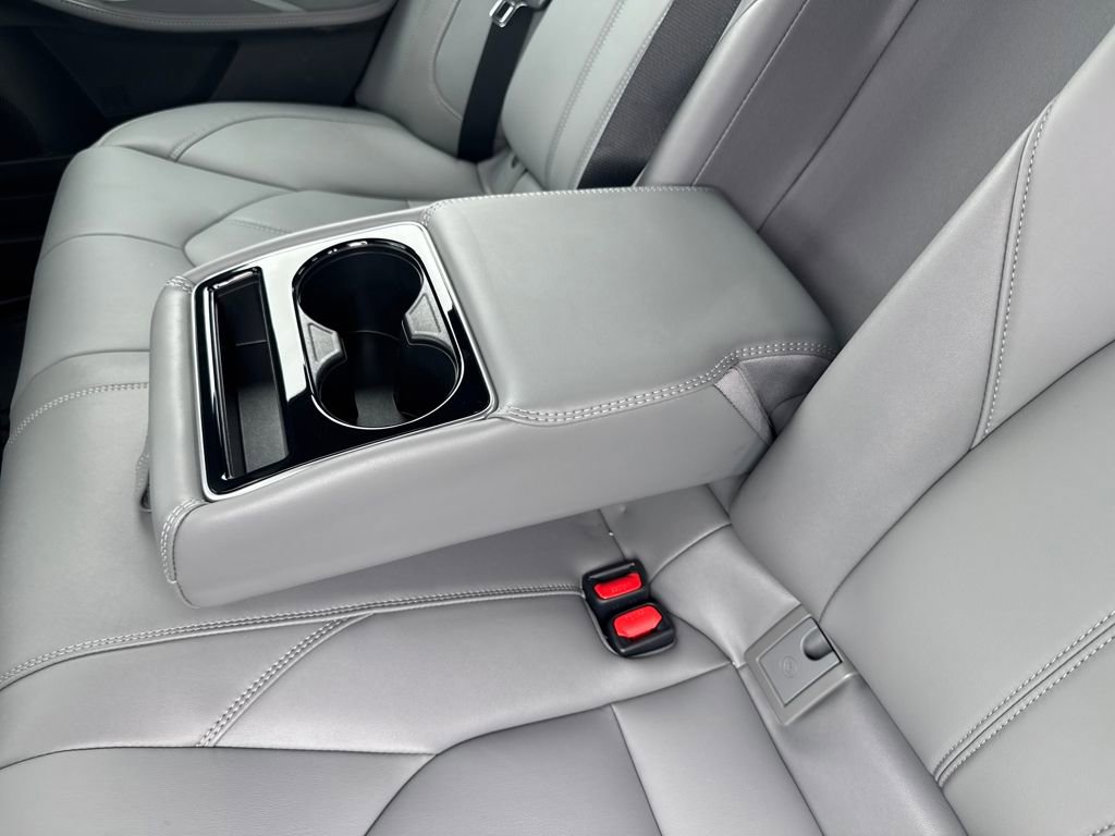 Used 2021 Toyota Avalon XLE w/ Moonroof Package image 35