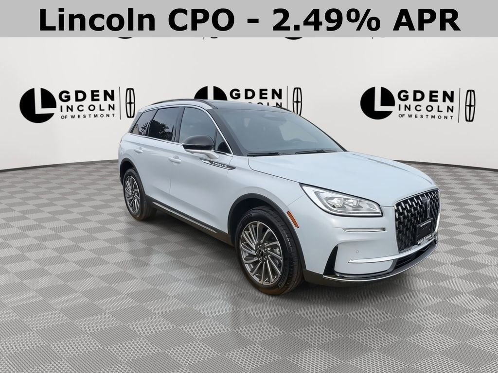 Used 2025 Lincoln Corsair Reserve w/ Rear Removable Package Tray image 2