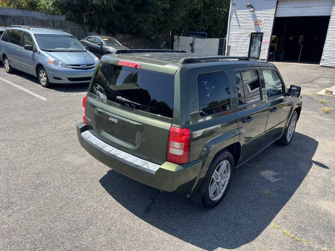 Used 2008 Jeep Patriot Sport AWD/4WD image 9