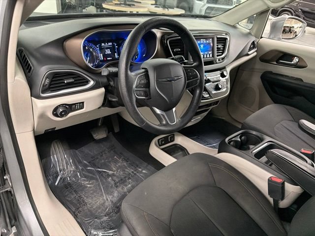 Used 2019 Chrysler Pacifica Touring Plus FWD image 15