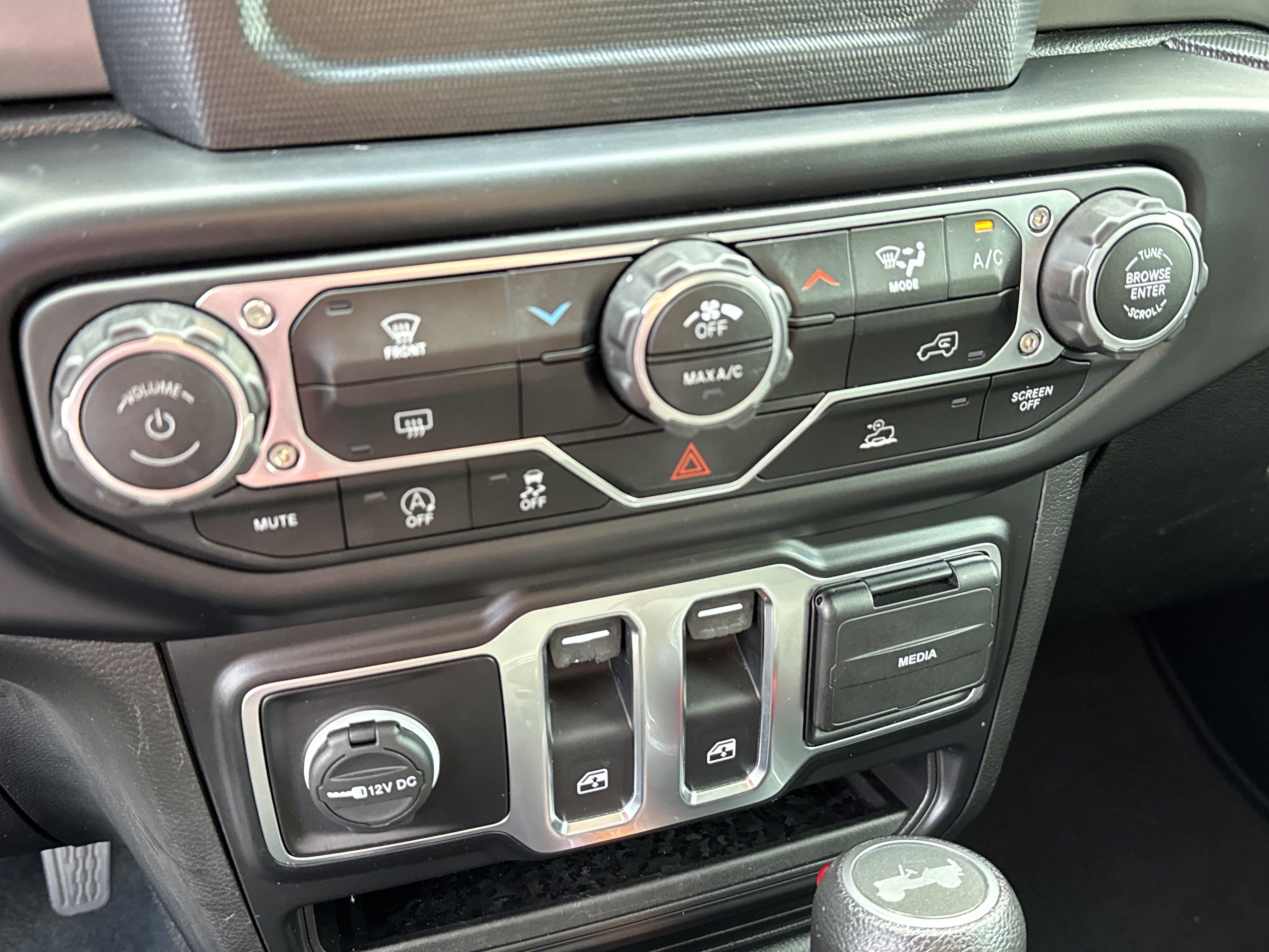 Used 2022 Jeep Wrangler Sport S image 31