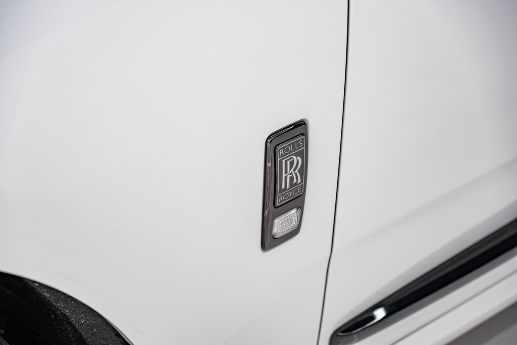 Used 2025 Rolls-Royce Cullinan Black Badge AWD/4WD image 9