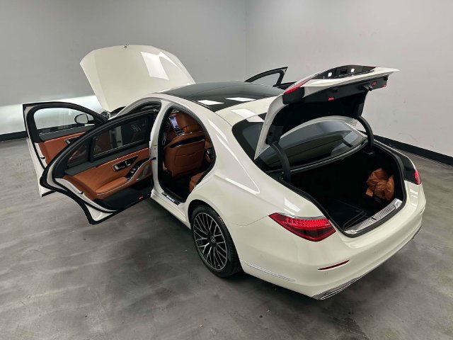 Used 2022 Mercedes-Benz S 580 4MATIC Sedan w/ Rear Seat Package image 18