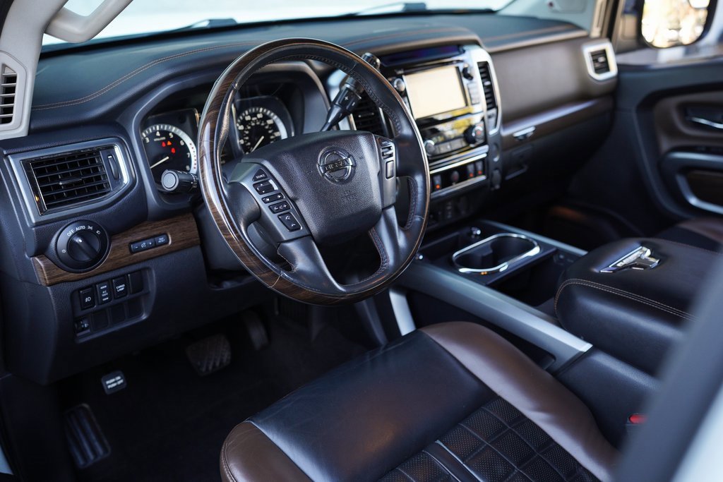 Used 2018 Nissan Titan Platinum Reserve image 20