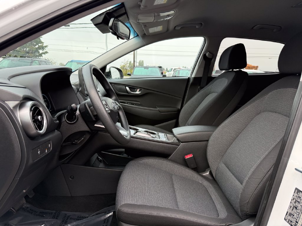 Used 2023 Hyundai Kona SE FWD image 16