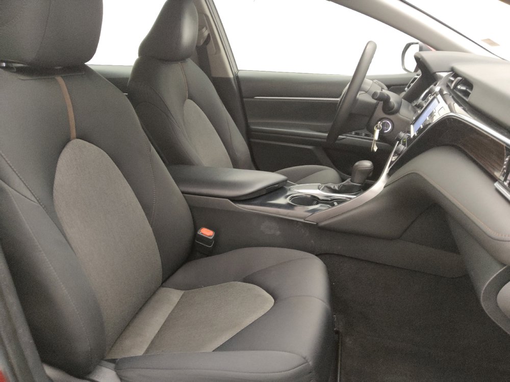 Used 2018 Toyota Camry LE FWD image 21