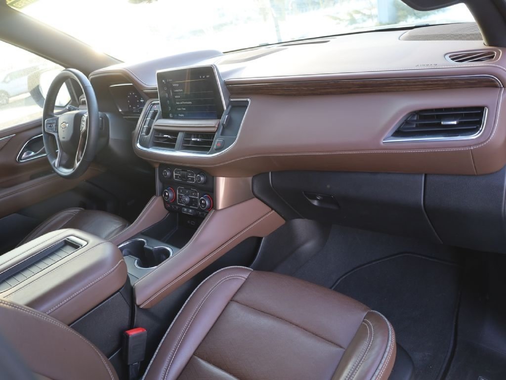 Used 2023 Chevrolet Tahoe High Country AWD/4WD image 16