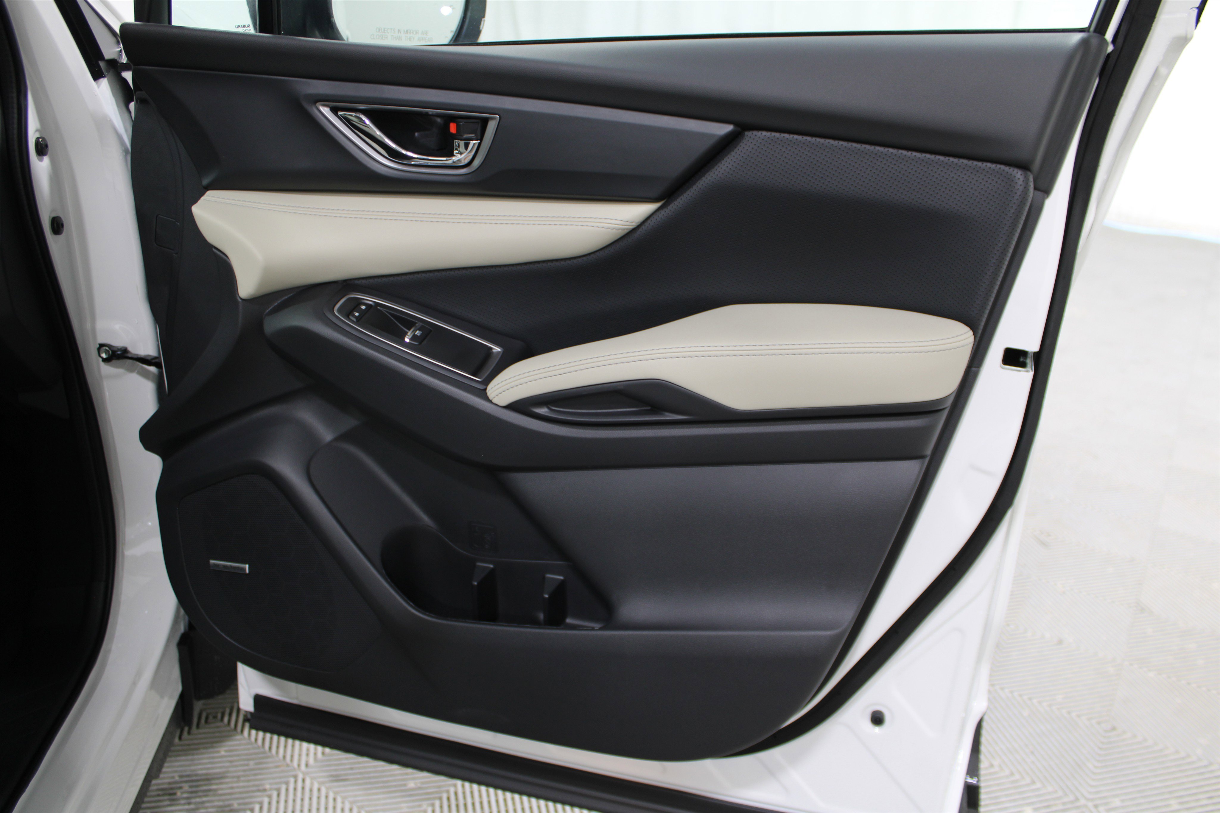 New 2025 Subaru Ascent Limited image 27