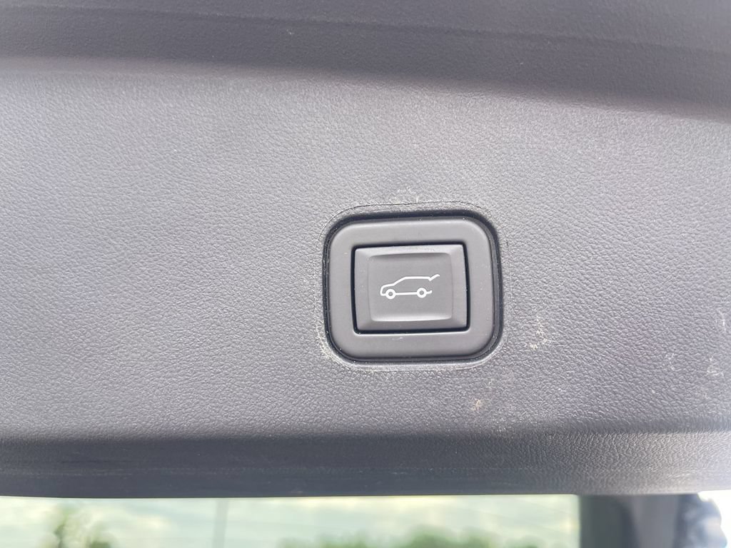 Certified 2024 Cadillac Lyriq Luxury w/ LPO, Floor Liner Package AWD/4WD image 17