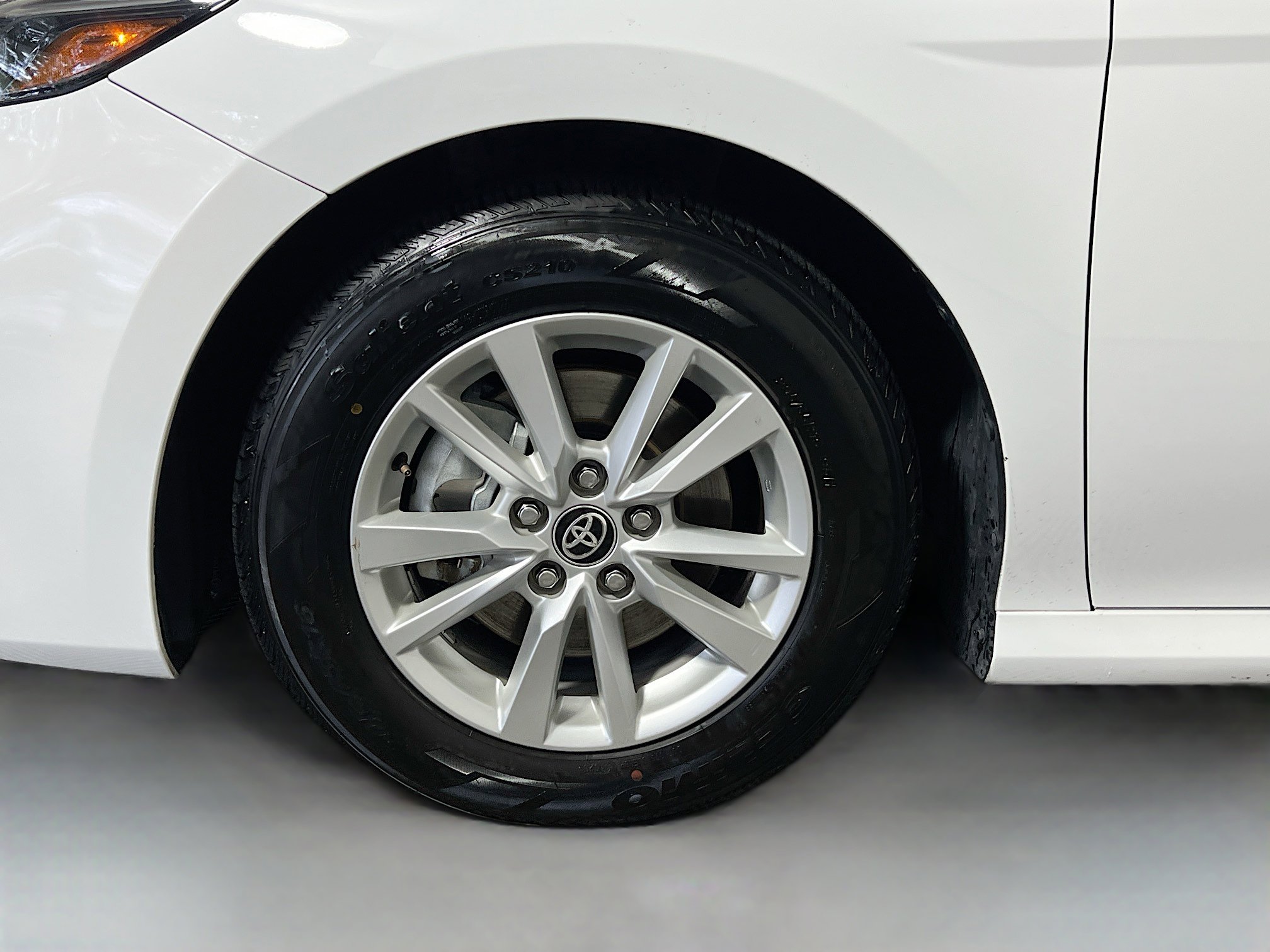 Used 2025 Toyota Camry LE FWD image 14
