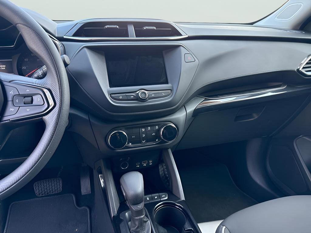 Used 2023 Chevrolet TrailBlazer LT AWD/4WD image 25