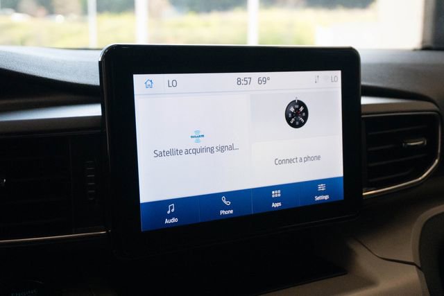 Used 2024 Ford Explorer XLT w/ Equipment Group 202A RWD image 24