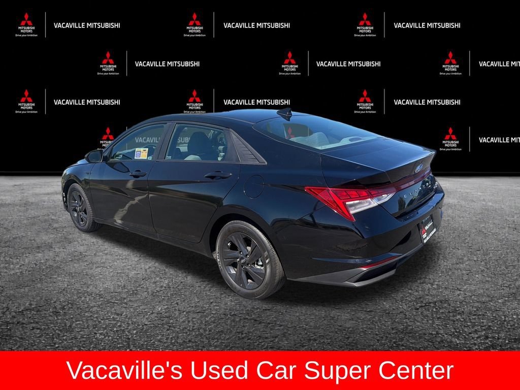 Used 2023 Hyundai Elantra Blue FWD image 3