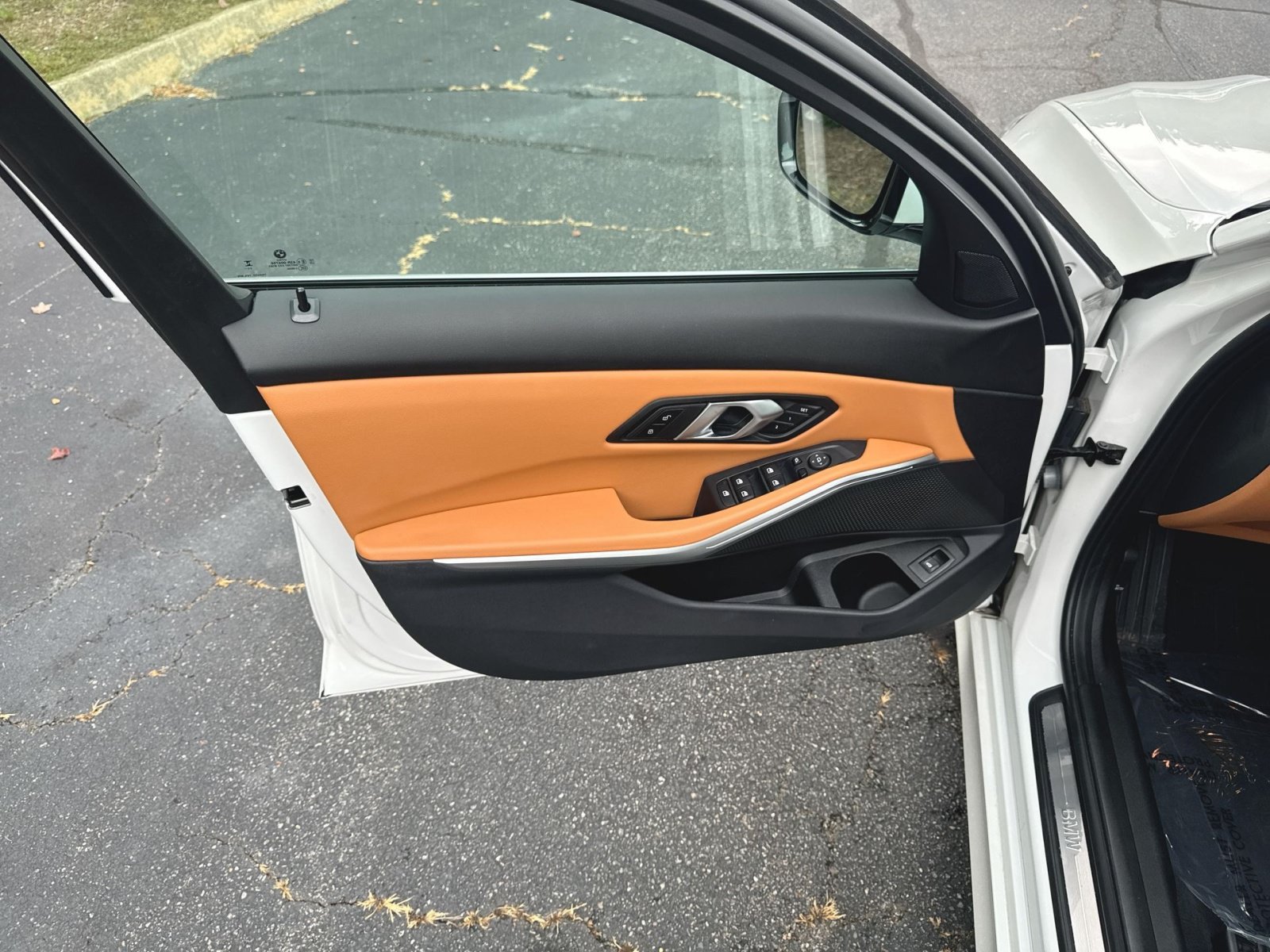 Used 2024 BMW 330i Sedan w/ Premium Package RWD image 9