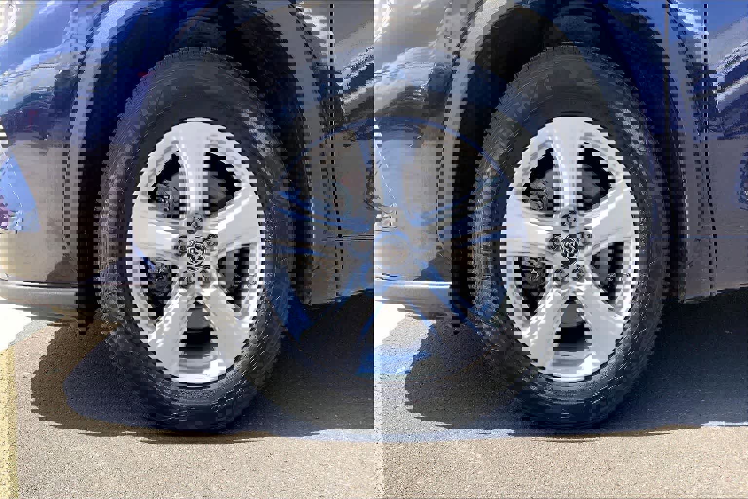 Used 2023 Toyota Highlander L image 9