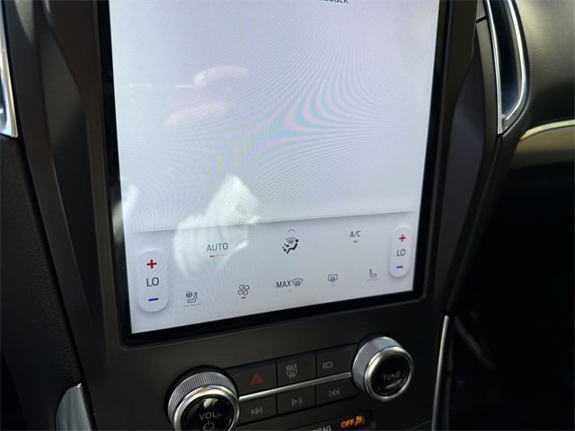 Used 2024 Ford Edge Titanium image 19