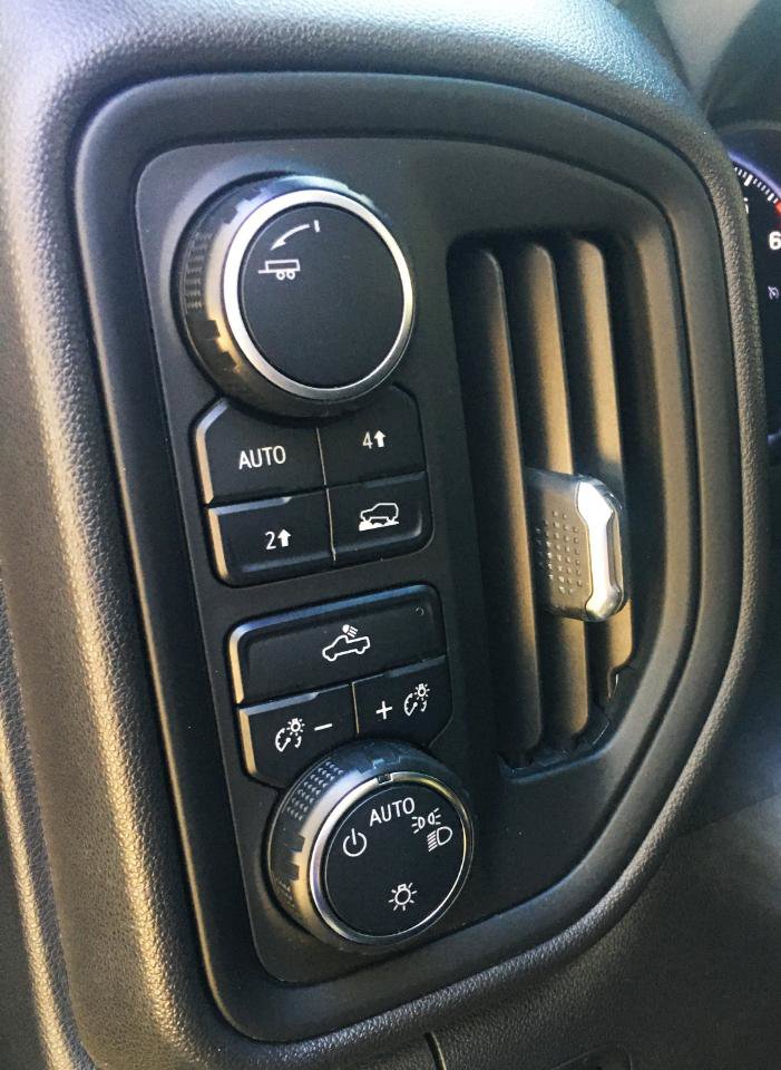 Used 2019 Chevrolet Silverado 1500 Custom w/ Custom Max Trailering Package AWD/4WD image 23