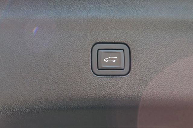 Used 2023 Buick Enclave Essence w/ Experience Buick Package AWD/4WD image 29