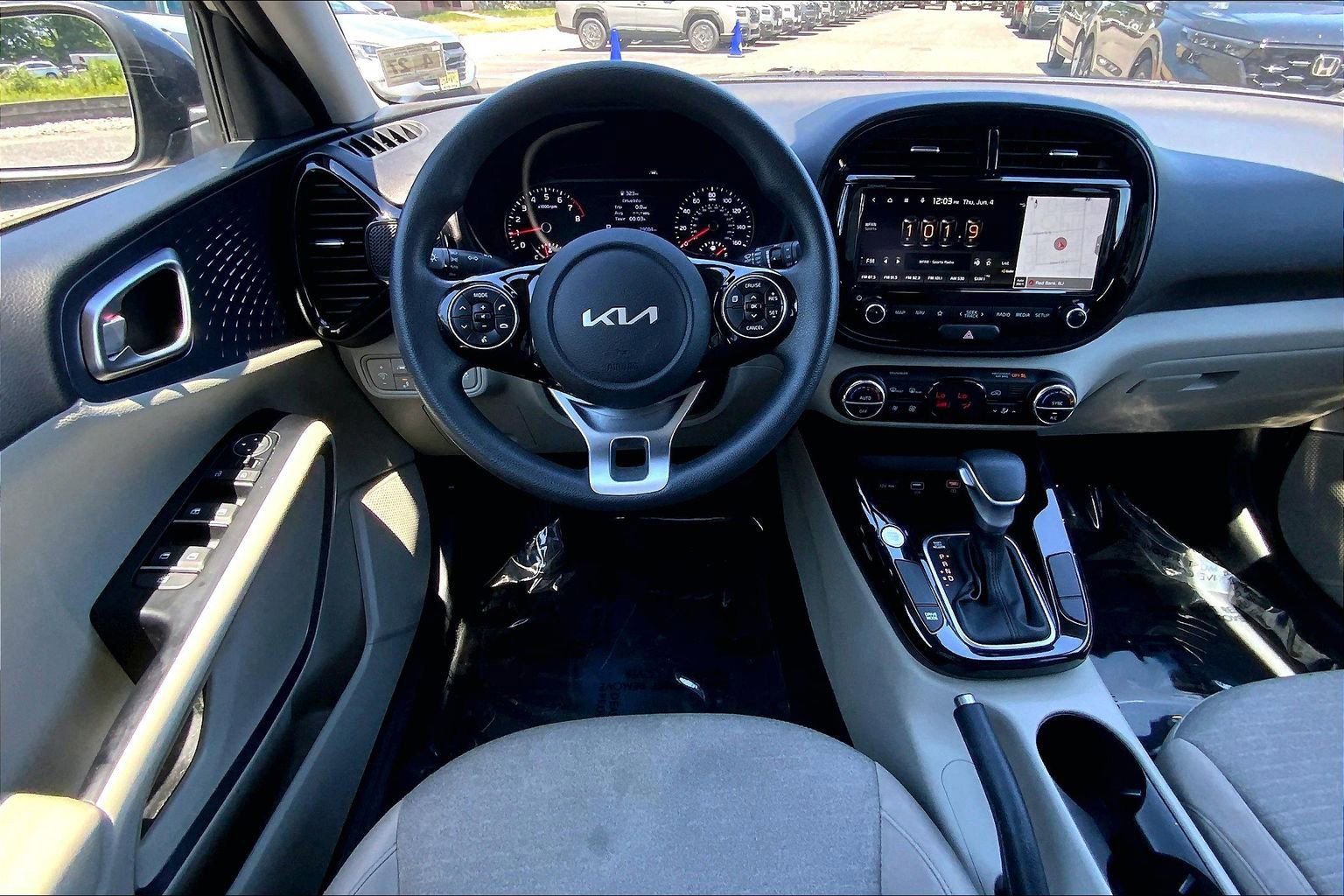 Used 2022 Kia Soul S FWD image 5
