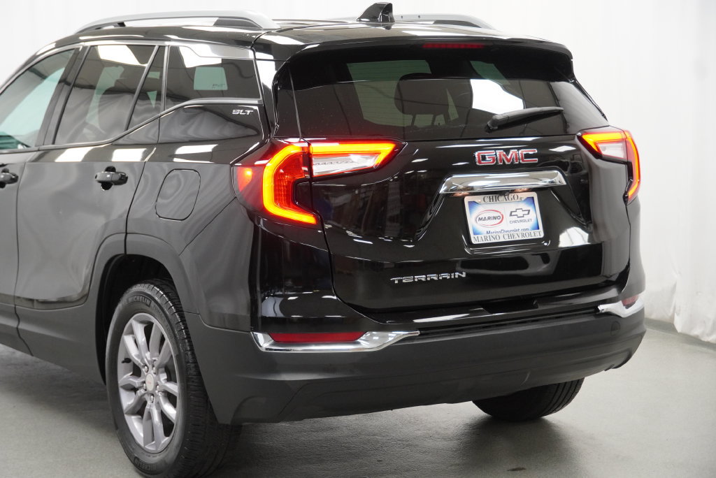 Used 2023 GMC Terrain SLT w/ LPO, Floor Liner Package FWD image 16