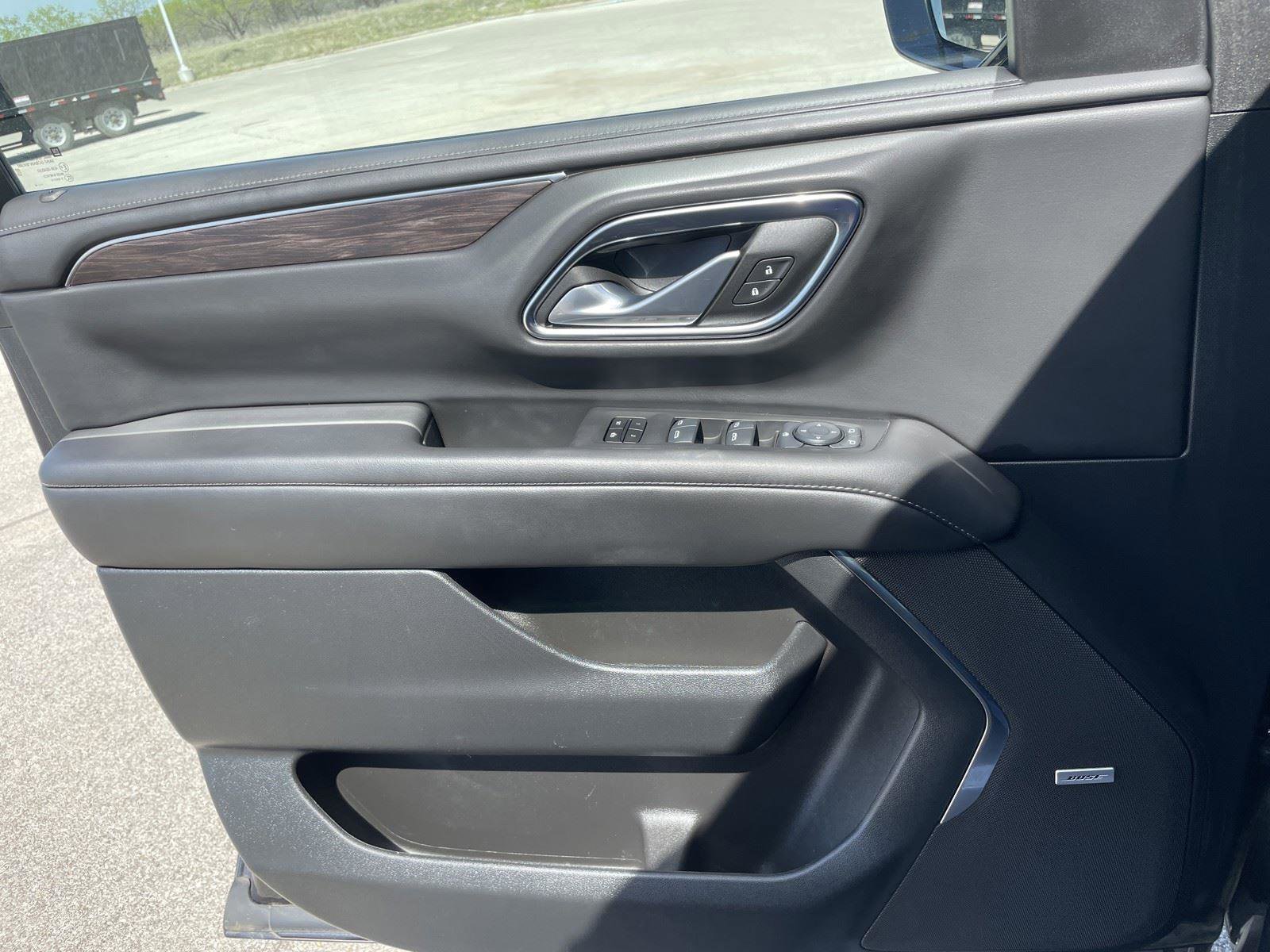 Used 2024 Chevrolet Suburban LT image 21