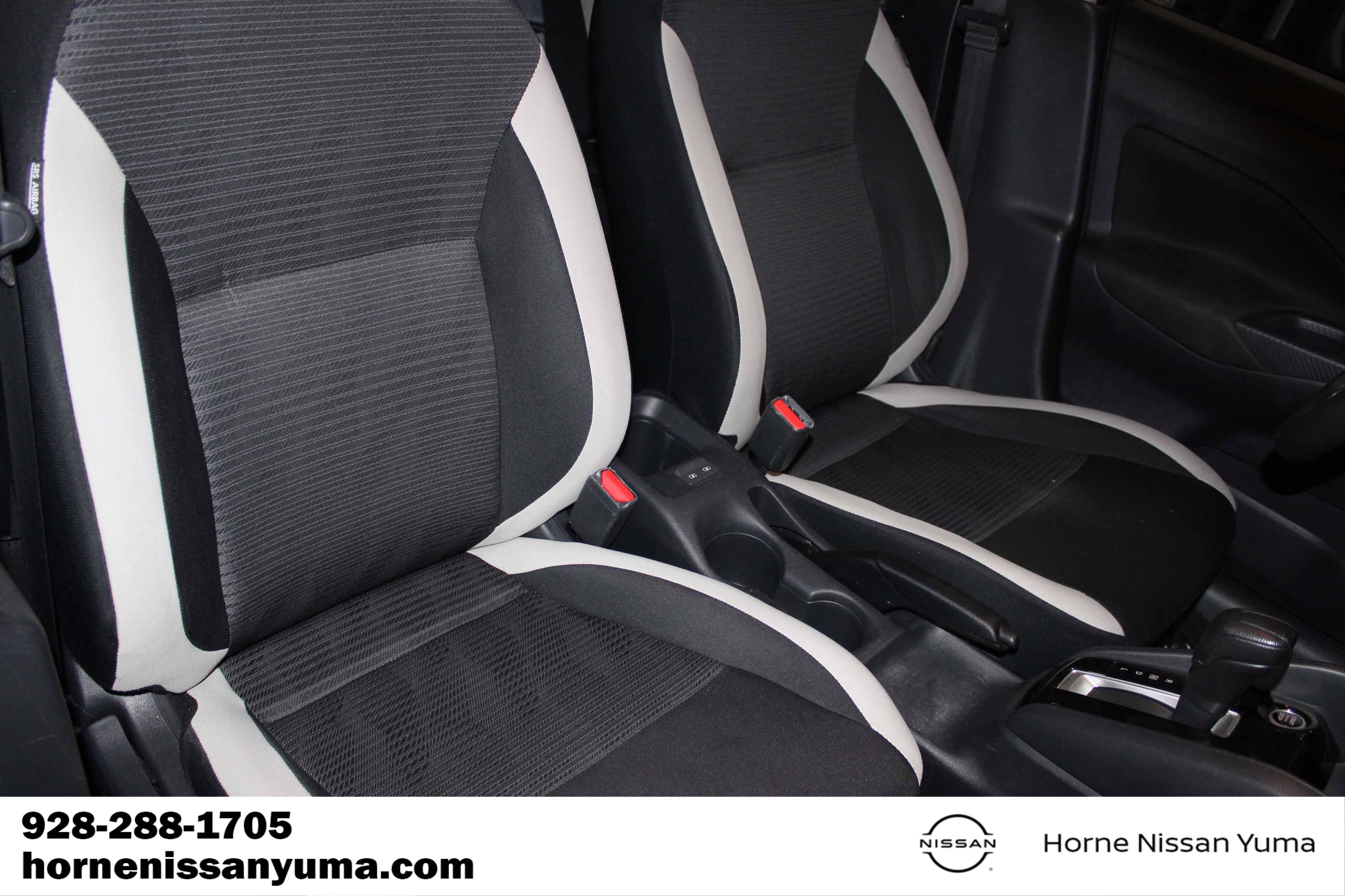 Used 2022 Nissan Versa SV FWD image 11