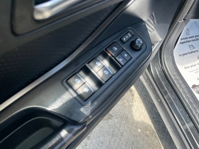 Used 2018 Toyota C-HR XLE FWD image 25
