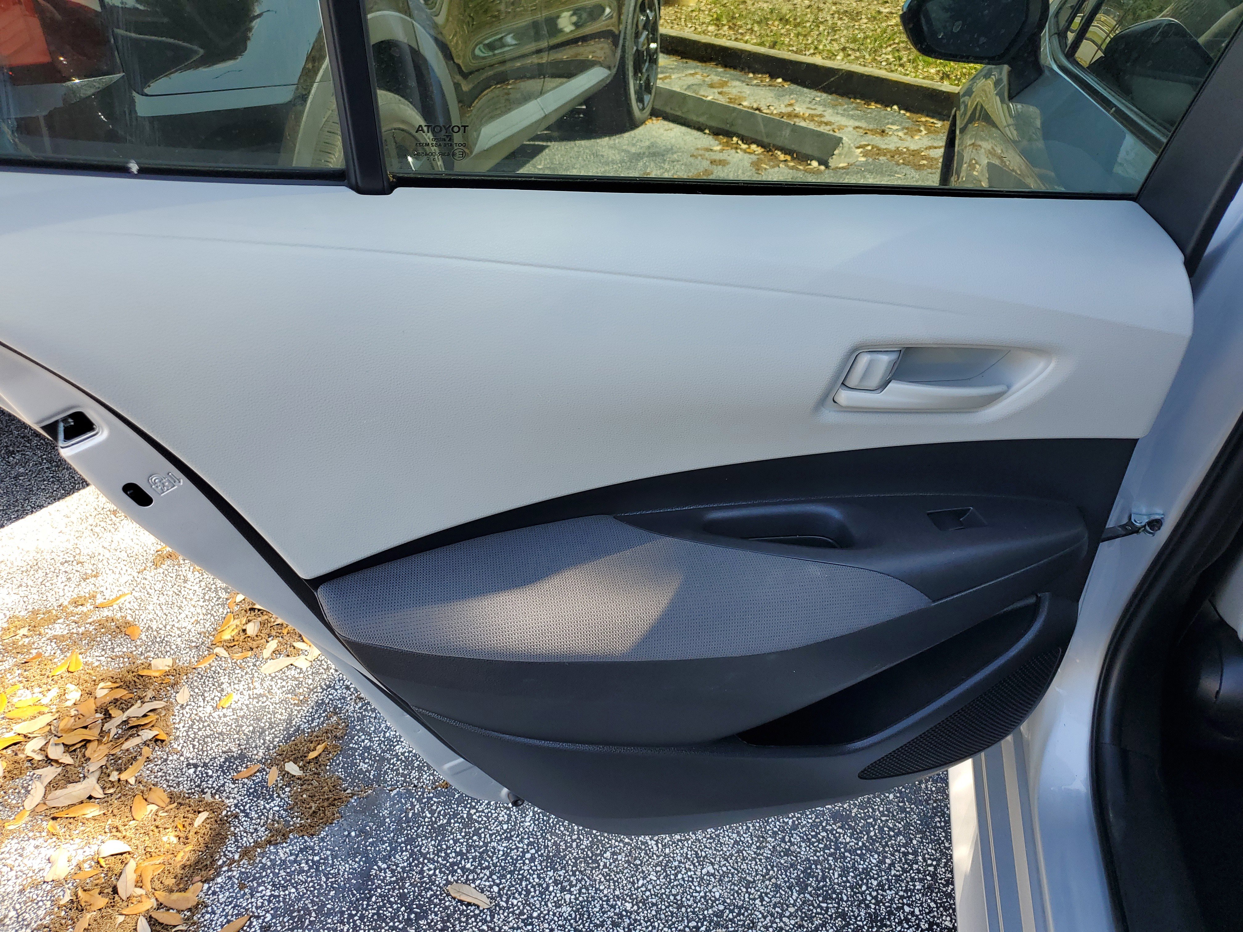 Used 2024 Toyota Corolla LE FWD image 9