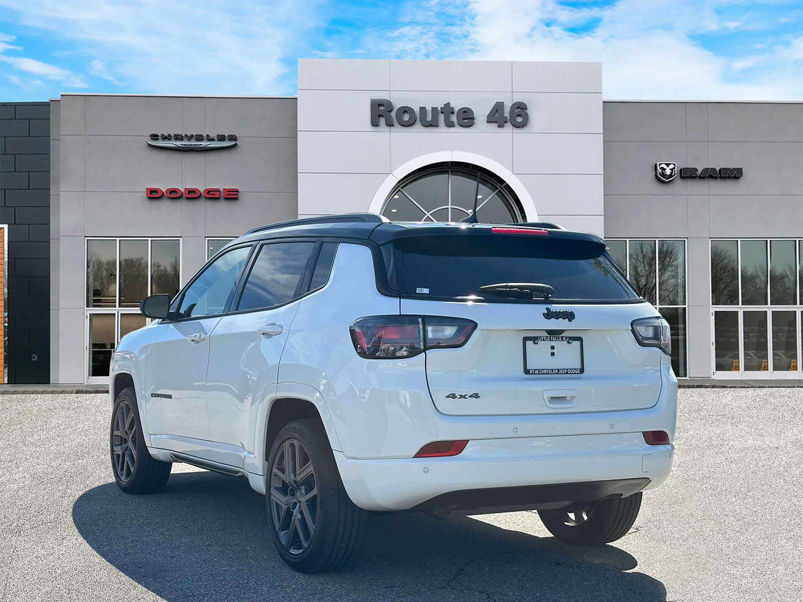 Used 2024 Jeep Compass Limited w/ High Altitude Package AWD/4WD image 4
