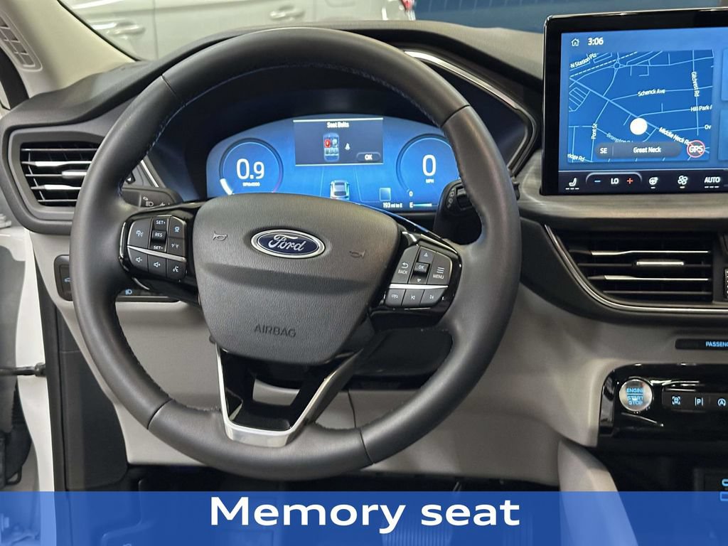 Used 2023 Ford Escape Platinum AWD/4WD image 23