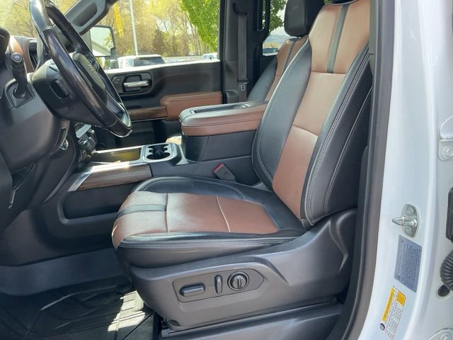 Used 2022 Chevrolet Silverado 3500 High Country w/ Technology Package AWD/4WD image 13