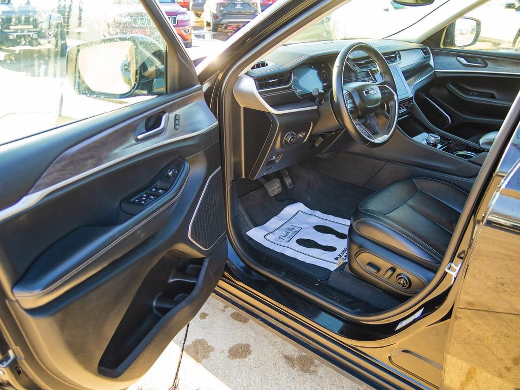 Used 2021 Jeep Grand Cherokee L Limited image 29